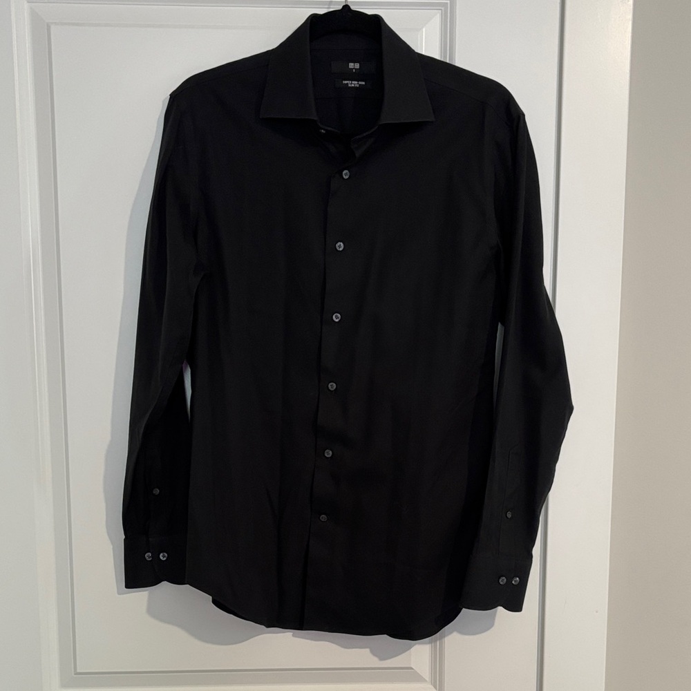Uniqlo Men's Black Dress Shirt - non iron slim fit